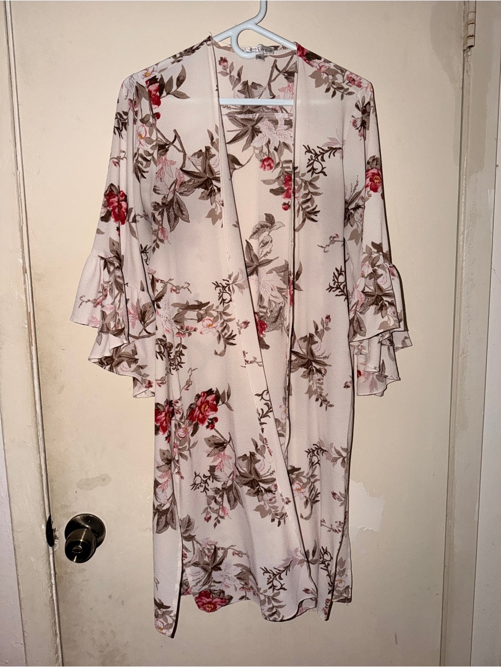 Moa Moa Cream Floral Kimono Robe with Ruffle Sleeves